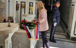 Polaganje vijenca na grčkom ostrvu Vido: Predsjednica Srpske se upisala u knjigu žalosti