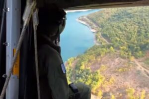 Nadlijetao sjever Kosova: Komandant KFOR-a helikopterom obišao Jarinje i Brnjak VIDEO