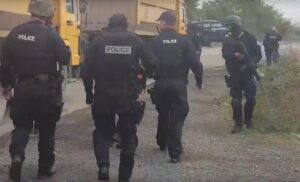 Sukob kosovske policije i Srba na prelazu Jarinje: Na okupljene ispaljen suzavac