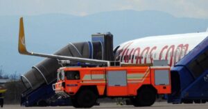 Drama na nebu: Avion sa 125 putnika prinudno sletio zbog otkazivanja motora