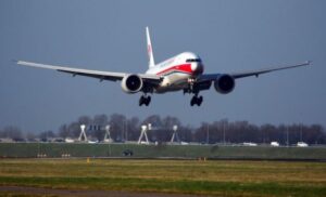 Drama na nebu! Avion morao sletjeti jer se putnik zatvorio u toalet i nije htio izaći