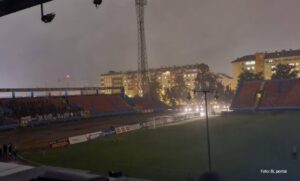Nestalo struje na stadionu u Banjaluci: Upitan nastavak meča Borac-Široki Brijeg VIDEO