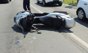 Stravična nesreća: Sudar tri vozila – motociklista na mjestu ostao mrtav