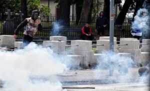 Policija reagovala nakon nemira: Prekršajne prijave protiv još 43 lica zbog incidenata na Cetinju