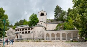 Skupština podržala otimanje Cetinjskog manastira