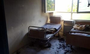 Izbio požar u bolnici u Doboju: Pacijenti gasili vatru i spasli čovjeka koji bio u sobi