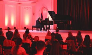 Banjalučani uživali: Održan koncert klavirskog dua Nataše Mitrović i Nenada Kačara