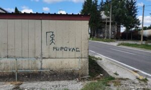 Govor mržnje u Gospiću: Osvanuo grafit s vješalima, ispod piše Pupovac