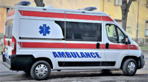 Dijete ispalo kroz prozor zgrade u Beogradu: Hitno prevezeno u bolnicu