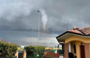 Tornado napravio haos u Italiji: Oluja nosila sve pred sobom FOTO VIDEO