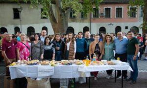 Gastro-turistička manifestacija: “Veče domaće kuhinje” okupilo više od 38 izlagača