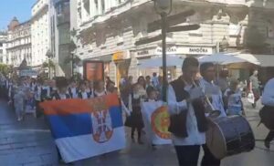 Počelo slavlje: Čuveni “Marš na Drinu” se ori Knez Mihajlovom u Beogradu VIDEO