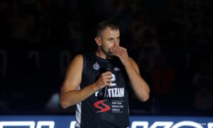 Veličković u suzama ispraćen u penziju: Partizan savladao Efes