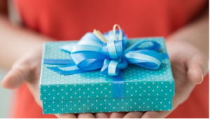 Tri jednostavna načina: Trikovi za lakše pakovanje poklona