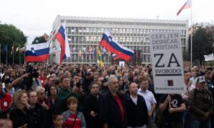 Okupilo se više hiljada ljudi: U Ljubljani novi protesti protiv kovid potvrda