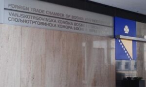 Baš i nema logike: Firme iz Srpske plaćaju članarinu, a na sajtu komore nema ćirilice