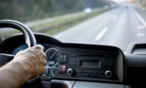Nedostatak profesionalnih vozača: Za volanom kamiona u BiH sjedi 70 odsto penzionera