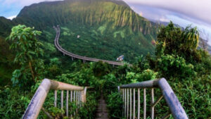 Uklanjanje stepenica ka nebu na Havajima će koštati više od milion dolara VIDEO