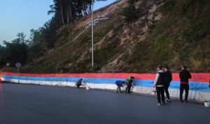 Obnovljen krst i najveća trobojka u Crnoj Gori: Berane dočekuje patrijarha Porfirija FOTO