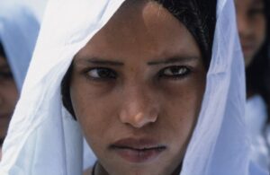 Muslimansko pleme u kome se muškarci pokrivaju, a žene imaju ljubavnike