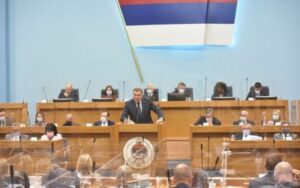 Pauza u skupštinskoj sali: Dodik pozvao poslanike opozicije da se vrate na sjednicu