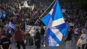 Marširali centrom Atine: Demonstracije i štrajk zbog obavezne vakcinacije
