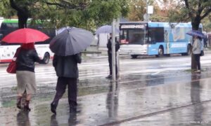 Neka vam kišobran bude pri ruci: Danas oblačno sa kišom i pljuskovima u većini krajeva BiH