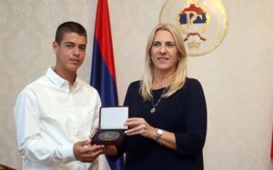 Čestitke mladom teniseru: Marko Maksimović na prijemu u kabinetu Željke Cvijanović