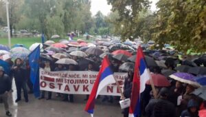 U Prijedoru skup podrške Pavloviću: Okupljanje nije spriječila ni jaka kiša