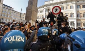 U Italiji izbili novi protesti: Ljudi na ulicama zbog obavezne kovid propusnice