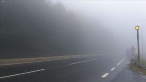 Vozite uz više opreza: Kolovoz mjestimično vlažan, moguća pojava magle