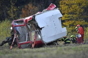 Srušila se kabina žičare: Poginula jedna osoba, 15 ljudi evakuisano