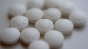 Stručna komisija više ne preporučuje: Aspirin dnevno može više škoditi starijima nego pomoći