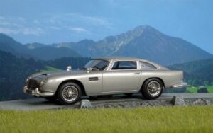 Najčuveniji je DB5 iz šezdesetih: Pogledajte sve Aston Martine koje je Džejms Bond vozio VIDEO