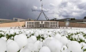 Komadi veći od grejpfruta: U Australiji padao neuobičajeno veliki led FOTO, VIDEO