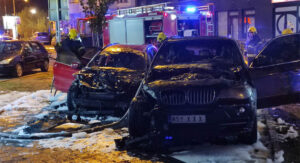 Planuli “BMW” i “Mercedes”: Vatra brzo progutala skupocjene automobile VIDEO