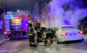 “Podmuklo, kako to kukavice obično i rade”: Gradonačelniku zapalili automobil i to nije prvi put