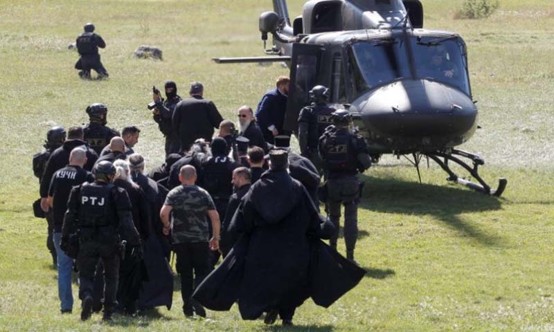 “Riječ” Vlade Crne Gore: Pola miliona evra za policajce koji su osigurali ustoličenje Joanikija