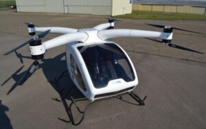 Prvi na tržištu: Kinezi predstavili hibrid automobila i helikoptera