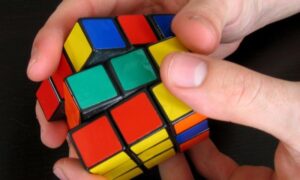 Ginisov rekord: Složio Rubikovu kocku za tri sekunde VIDEO