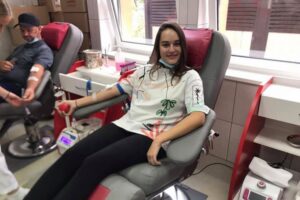 Mladi se odazvali na darivanje dragocijene tečnosti: Maturanti dali krv