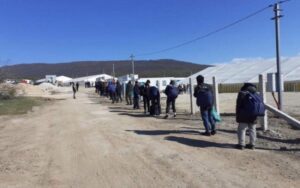 Veliki problem BiH: Migranti iz napuštenih objekata smješteni u privremeni prihvatni centar “Lipa”