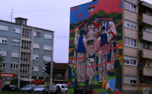 Gradiška postaje grad murala: “Kozaračko kolo” oduševilo građane