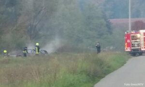 Automobil izgorio u banjalučkom naselju: Na terenu policija i vatrogasci