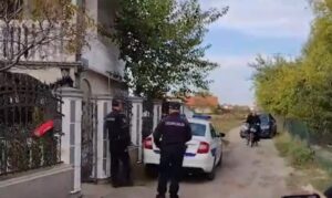 Inspektori pretražuju imanje: Policija odvela i suprugu osumnjičenog za ubistvo porodice Đokić
