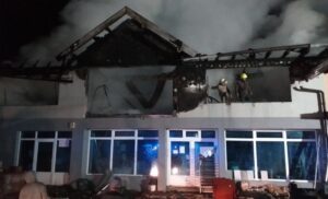 Napokon ugašen požar u Novoj Kasabi: Spasen poslovni prostor i prizemlje jedne kuće