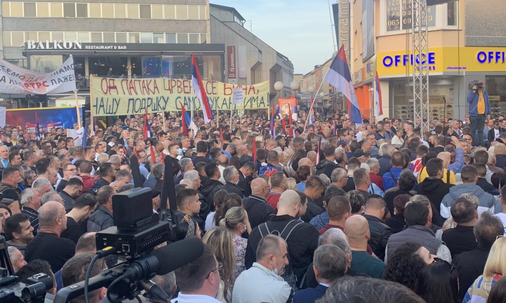 Zbog podrške Vukanoviću umalo incident: Nešiću se nije svidio transparent