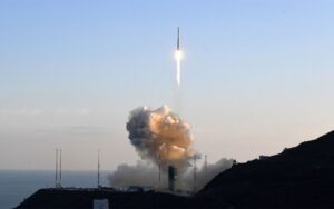 Važan korak u razvoju svemirskog programa: Južna Koreja lansirala svoju prvu svemirsku raketu