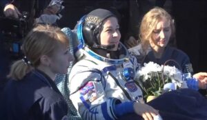 Rusi koji su snimali prvi film u svemiru vratili se na Zemlju