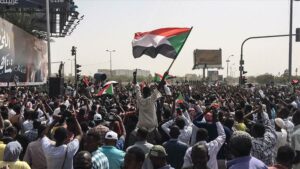 Građani pozivaju na revoluciju: Hiljade demonstranata izašlo na ulice u Sudanu